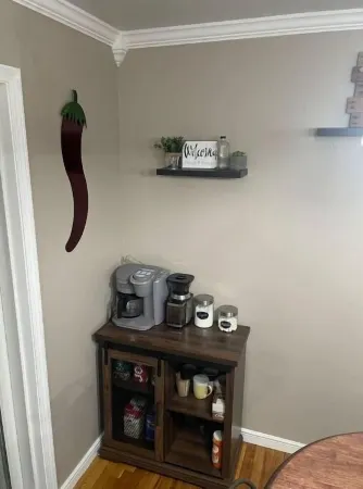 Stellar’s Place -Brand New Hot Tub, King Bed, Conveniently Located, Clean, Games