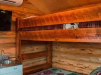The Bunkhouse at J&J Cabins 萊姆哈伊縣酒店