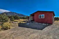 Serene 2-Bed Crestone Cabin • Mountain Views • Modern Comforts • Dog-Friendly
