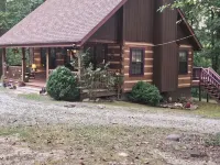 Nature Lovers Paradise- Rustic Cabin on 2 Acres with a Creek! Hotels in Cheatham County