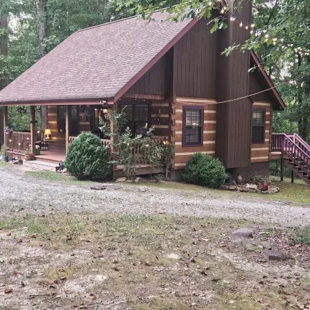 Nature Lovers Paradise- Rustic Cabin on 2 Acres with a Creek!