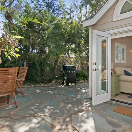 Pierpont Beach Ventura GEM Sleeps 6 Family Friendly-2 Min Walk to the Beach!