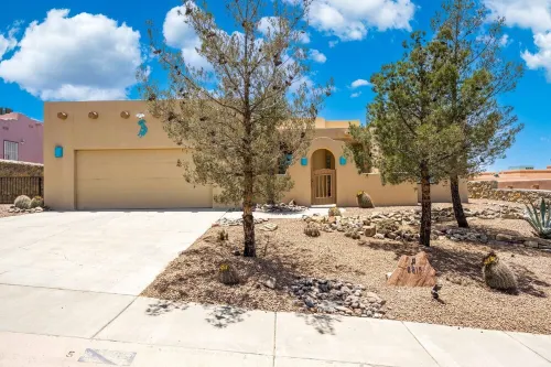 Las Cruces Luxury Retreat - Private Pool & Fireplace