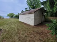 Cozy Lake Huron Cottage, with Internet, Summer Months Beach Access.
