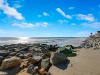 "POINT BREAK! House 2-King Beds, 1-Block to Beach!