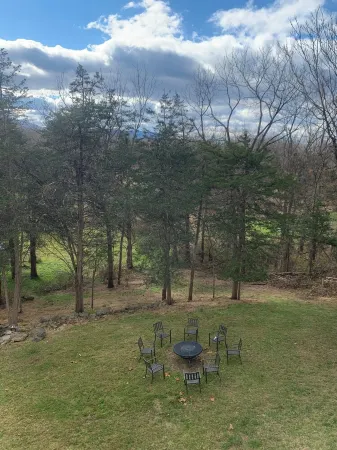 Beautiful Mountain House with amazing views 11min from Mountain Creek & Warwick Отели в г. Вернон Тауншип