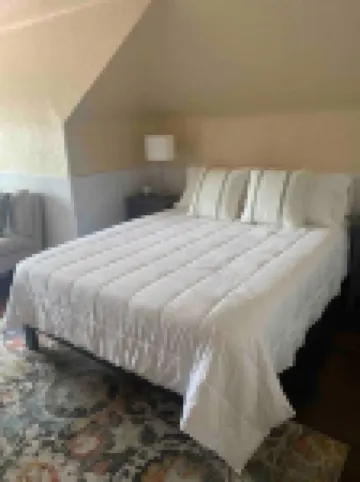 Private Top Floor in Historic Home