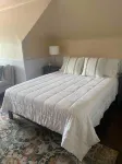 Private Top Floor in Historic Home