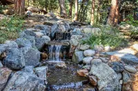 Large 2 Story Home; Walk 2Lake, Enclosed Backyd w Running Stream; Dog Friendly! - 4つ星