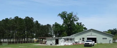 Green Acres Barn Apartment...sleeps 2 comfortably but will sleep 4. Hotels near Grand Lake Golf Course