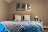 Remodeled 2 Bedroom Duplex Near Downtown