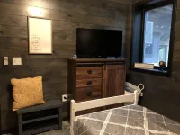 SereniTree Cabin - Modern Rustic Getaway tucked in the trees