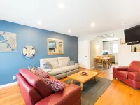 Amazing townhouse, amazing attractions, amazing city! Hotels in Monona