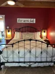 Vista Getaway - Secluded country cabin, with wrap around porch and patio