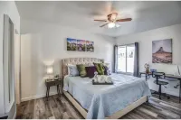 ☺ Just Remodeled ☺ Sparkling Townhouse with Patio!