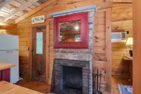 1940s Cottage Stunner Large Studio w/loft feel dog friendly