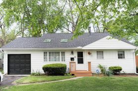 Go Buckeyes!Stylish 3-Level Haven Near OSU,PS5,Skylight, Tailgate-Ready Backyard