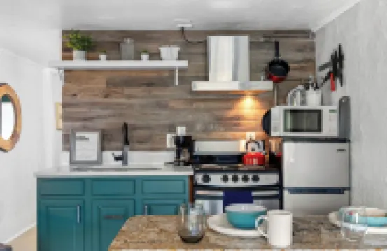 》Urban Getaway Next to Downtown, w/Firepit 《