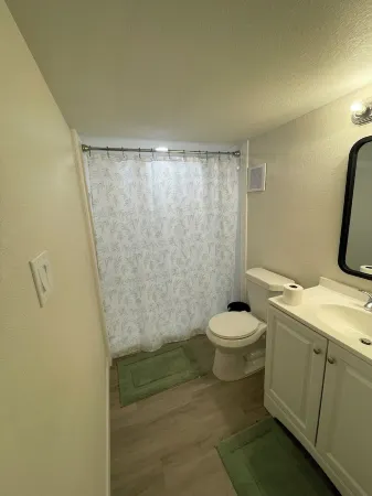 Cozy cabin with 1 bedroom and WiFi, AC & located on 40 acres with great views.