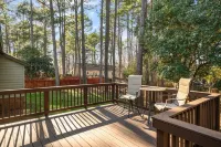 Tranquil Cary Hideaway- Mins to Downtown/Wake Med/NC State ...Newly Furnished!