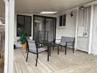 Spacious 4Br Denver Home: 4 King Beds, Pet Friendly, Arcade & Backyard Hotels in Sherrelwood