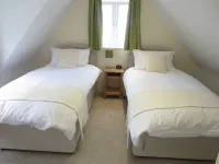 Oxford Apartments 2 - Modern, beautiful Apartment fully furnished with parking