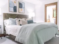 Lakefront Retreat in Quite Cove on Luxurious Lake Toxaway Hotels in Hogback