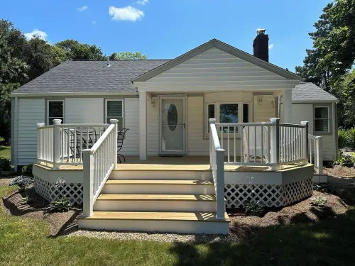 Centrally located Orleans home w/ outdoor seatiing Hotels in Orleans