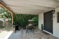 Pet-friendly Phoenix Vacation Home 阿爾罕布拉住宿飯店