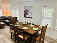 Cowtown Cottage - Stockyards