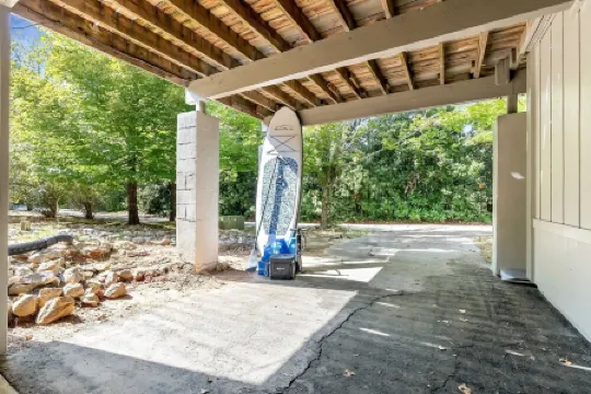 Keowee Key Townhouse- Lake, great deck, outdoor firetable & CLEMSON FOOTBALL!