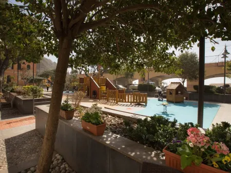 Monterosso 30 metresfrom the beach, wonderful sea view free wi- fi parking Отели рядом с достопримечательностью «Monterosso public beach (Fegina)»