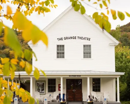 Spacious home on picturesque grounds with stunning views.  Quechee - Woodstock Hotels in Quechee