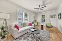 .2 mi to Downtown Rogers, Heated pool on Bike Trail, King Bed, Fire table