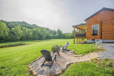 Catty's Lil Honey/New Romantic & Cozy/ Hot tub/ Fire pit/ Wifi 트로터 블러프 TVA 스몰 와일드 에어리어 주변 호텔
