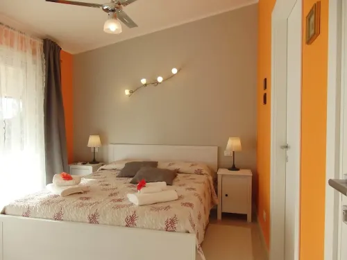 Casacilla, modern semi-detached villa with view and garden