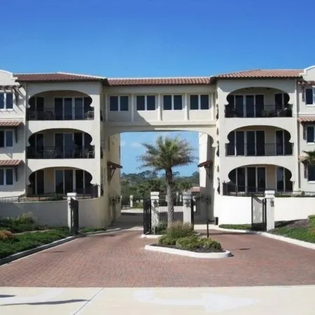 Luxurious, peaceful beachfront condo minutes from St Augustine and Daytona Beach