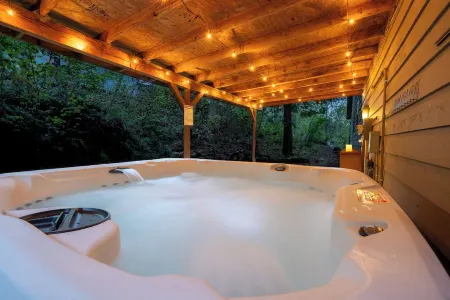 Gorgeous Lake View! HotTub & FirePit & Lake access & King beds