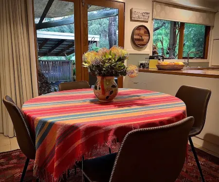 Delightful, dog friendly, cosy fire, comfy beds