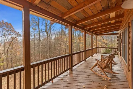 3 Bedroom Cabin near SNP with views!