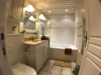 Exceptional location for this cosy studio with terrace ON THE LAKE