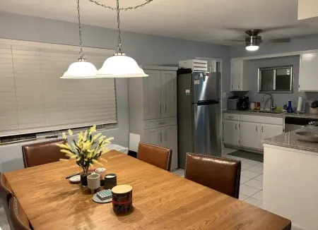 3 bed 2 bath, Heated Private POOL, Ft Myers near Cape Coral Bridge