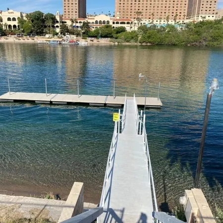 Riverfront Retreat! Sleeps 5