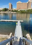 Riverfront Retreat! Sleeps 5