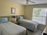 Beautiful Family Sized Condo with Private Pool and Pier