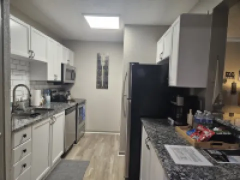 Lovely 2BR/2 BTH apt.  Few steps to theBraves Stadium