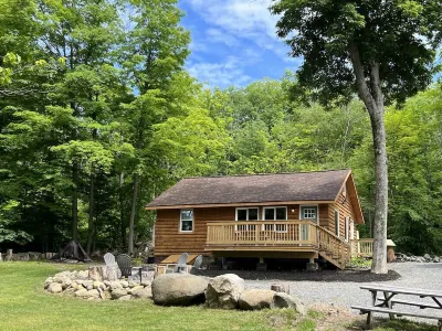 Modern and Spacious Cabin w/ Firepit - Walkable to Beach & Close to Town!