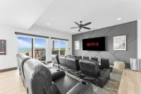 NEW! LAZY RIVER+Pools+Hot Tub+Game Rm+Theater Rm+Arcade, LAKE Views, Sleeps 22