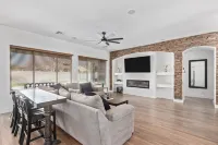 Large Glendale Home with Pool, Sleeps 11, Near Cardinals Stadium, Pets Allowed