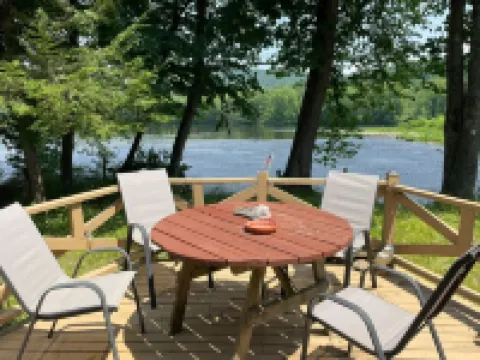 Breathtaking River Front Cabin Hotels in Delaware